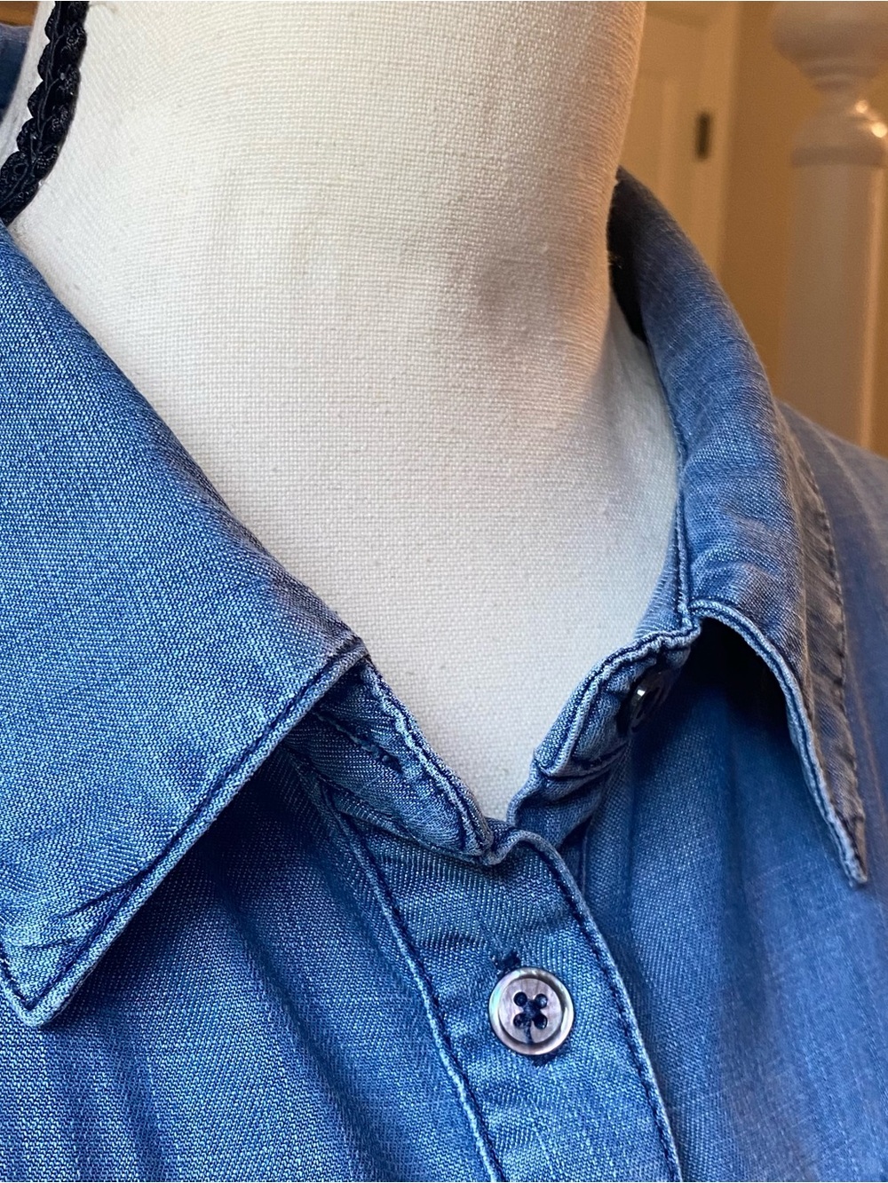 Avara Chambray Button-Down Maxi Dress with Tie Belt - Picture 3 of 16
